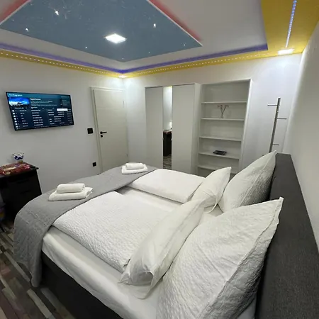 Appartamento Modern Neuburg P - - 2 Zimmer, Komfort, Balkon, Wi-fi, Smart Tv, Grosse Dusche, Kueche *