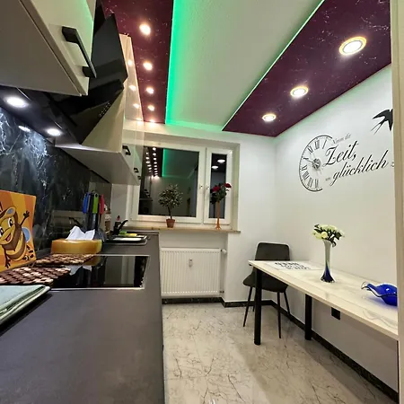 Modern Neuburg P - - 2 Zimmer, Komfort, Balkon, Wi-fi, Smart Tv, Grosse Dusche, Kueche *