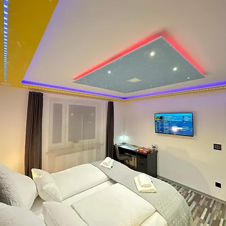 Modern Neuburg P - - 2 Zimmer, Komfort, Balkon, Wi-fi, Smart Tv, Grosse Dusche, Kueche Appartamento *