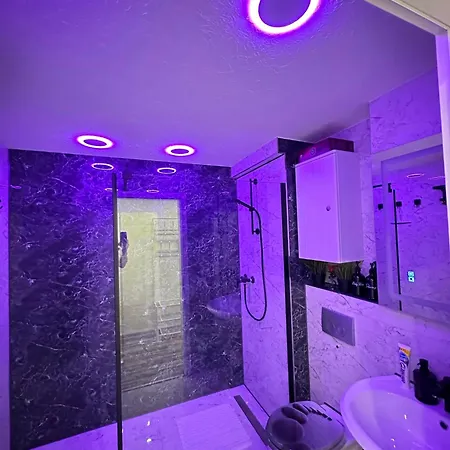 Modern Neuburg P - - 2 Zimmer, Komfort, Balkon, Wi-fi, Smart Tv, Grosse Dusche, Kueche Appartamento Neuburg an Der Donau