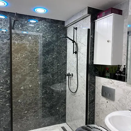 Appartamento Modern Neuburg P - - 2 Zimmer, Komfort, Balkon, Wi-fi, Smart Tv, Grosse Dusche, Kueche Neuburg an Der Donau