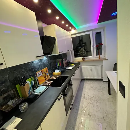 Modern Neuburg P - - 2 Zimmer, Komfort, Balkon, Wi-fi, Smart Tv, Grosse Dusche, Kueche