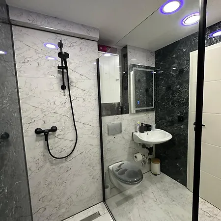 Modern Neuburg P - - 2 Zimmer, Komfort, Balkon, Wi-fi, Smart Tv, Grosse Dusche, Kueche Apartment Neuburg an Der Donau